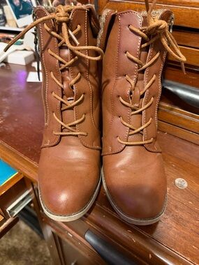 Women’s Brown Lace-Up Ankle Boots